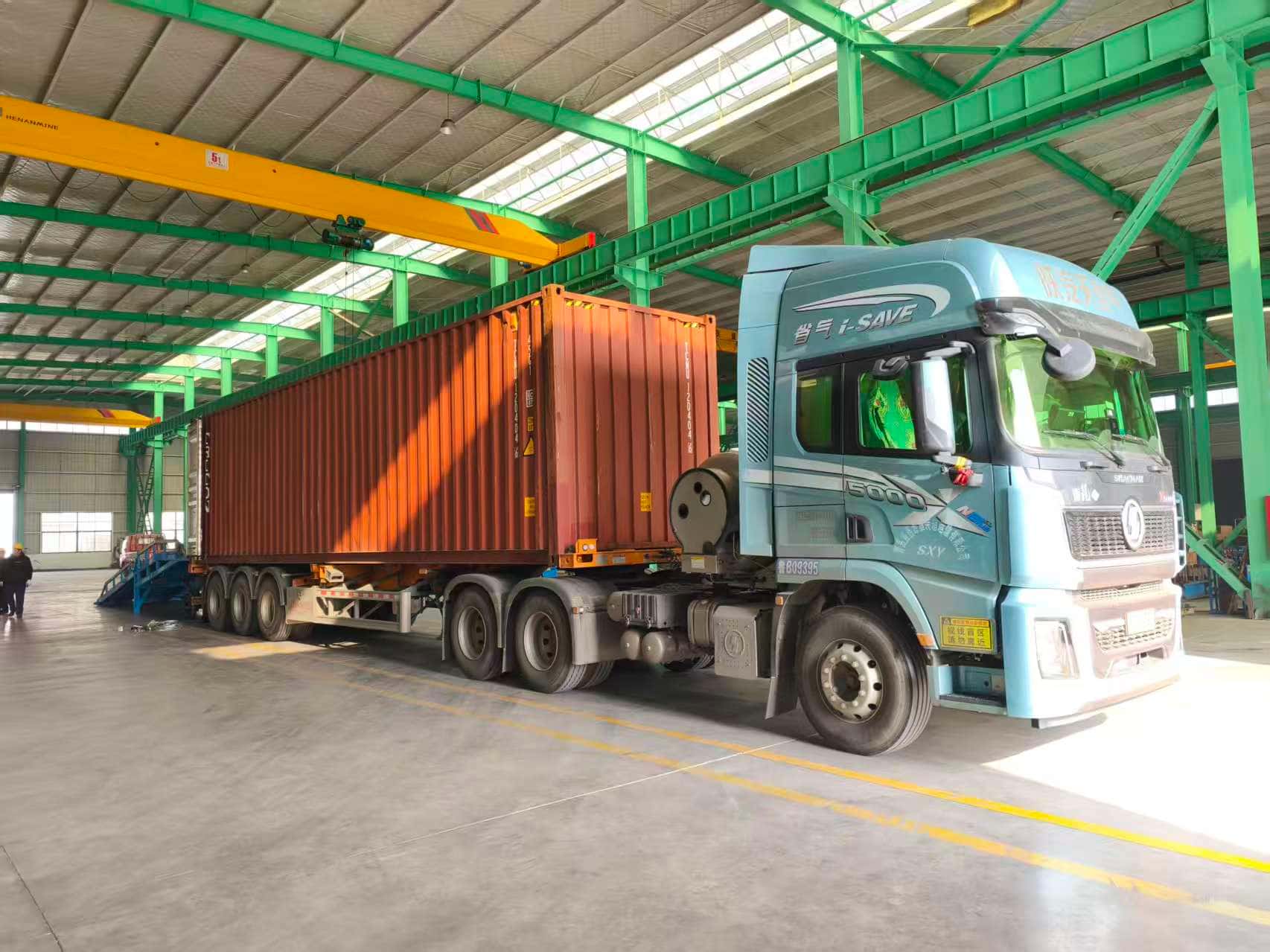 เครื่องตอกเสาเข็มราวกั้นถนนรุ่น TZ390 จำนวน 3 เครื่อง ถูกส่งไปยังประเทศสเปน เพื่อเสริมสร้างความปลอดภัยในการก่อสร้างถนน