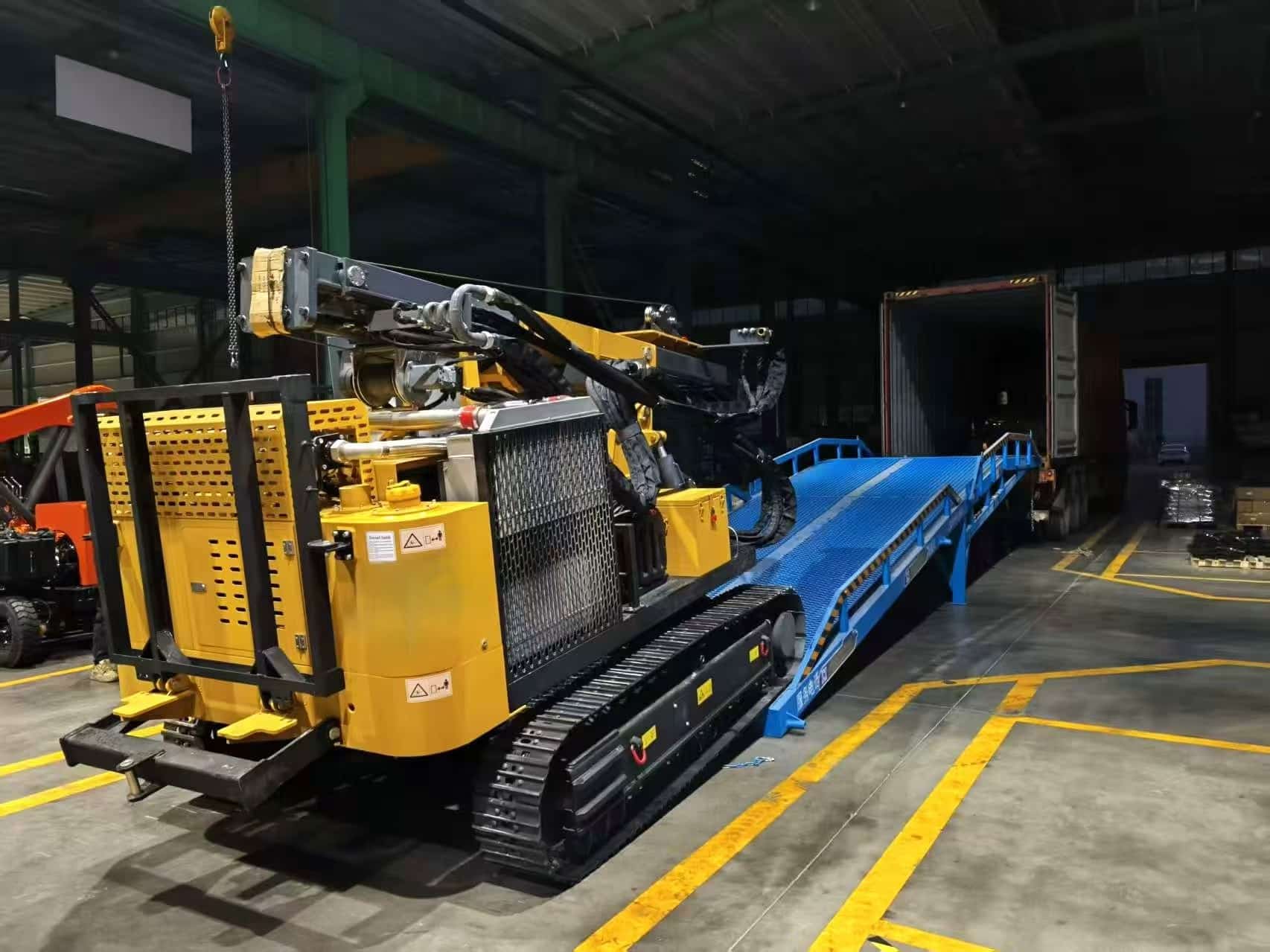 เสริมศักยภาพพลังงานสีเขียวของอิตาลี: จัดส่งเครื่องตอกเสาเข็มพลังงานแสงอาทิตย์ TZ536 ที่ได้รับการปรับแต่งเป็นพิเศษจำนวน 2 เครื่อง ซึ่งผ่านมาตรฐาน Euro 5