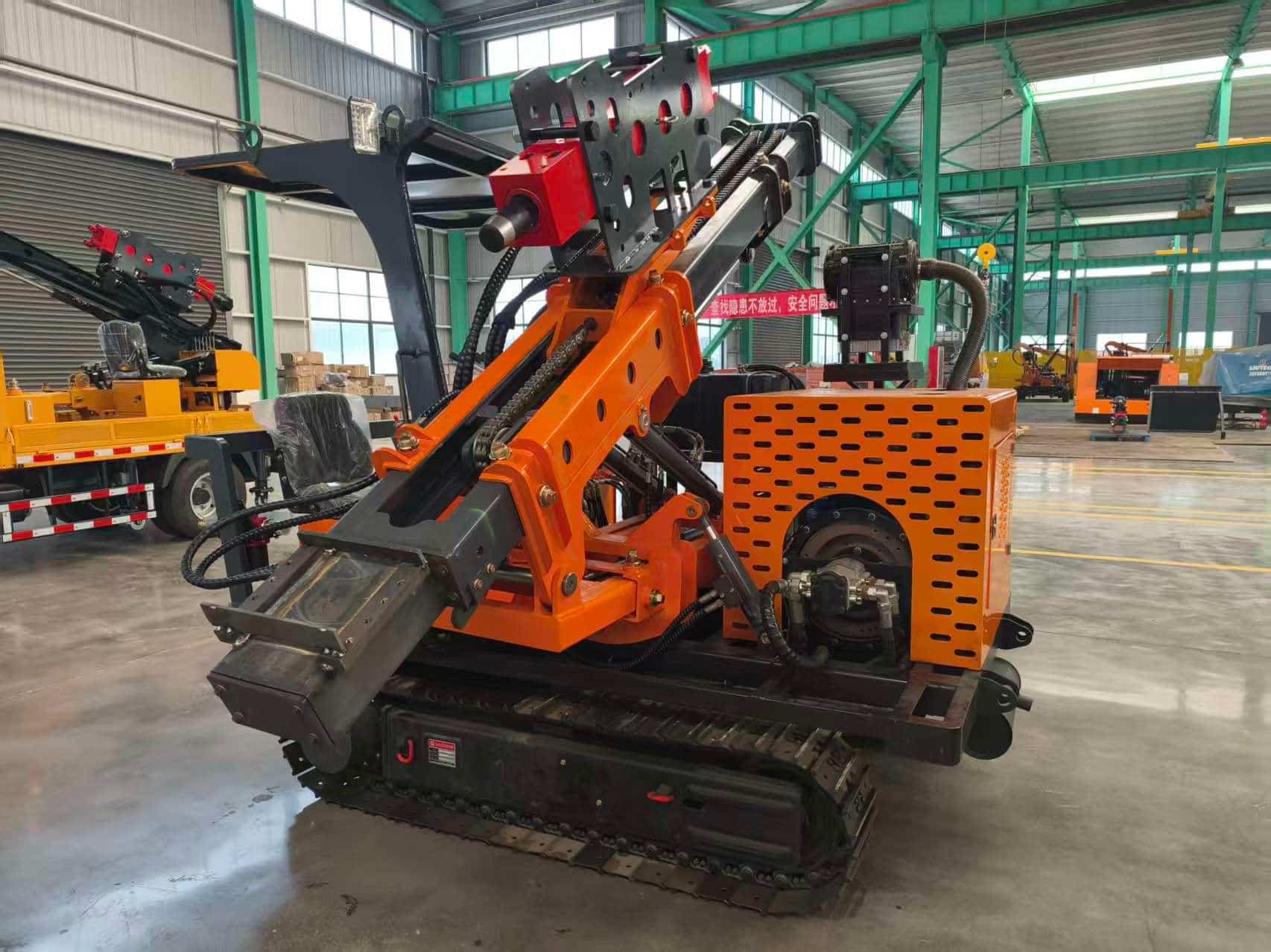 การขยายโครงสร้างพื้นฐานในแอฟริกาเหนือ -- เครื่องตอกเสาเข็มตีนตะขาบ TZ585 สู่ประเทศแอลจีเรีย